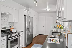13070 SW Edgewood St, Portland, OR 97225 - Photo 12