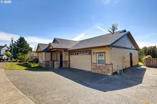 426 N V St, Washougal, WA 98671 - Photo 2