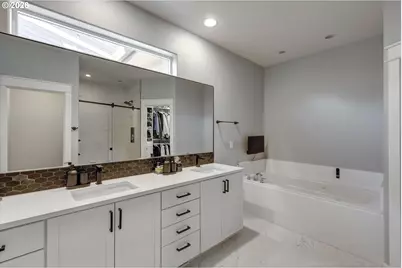 426 N V St, Washougal, WA 98671 - Photo 18