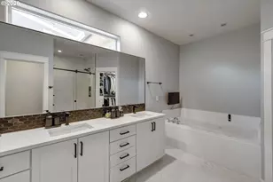 426 N V St, Washougal, WA 98671 - Photo 18