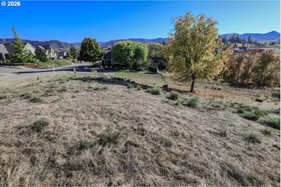2700 Brockway Rd, Winston, OR 97496 - Photo 8