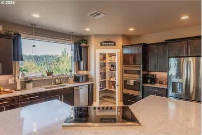 175 Platinum Dr, Roseburg, OR 97471 - Photo 4