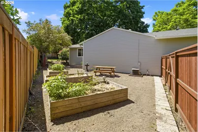 8416 SW Iroquois Dr, Tualatin, OR 97062 - Photo 38
