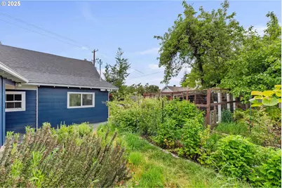 1296 W Central Blvd, Coquille, OR 97423 - Photo 6