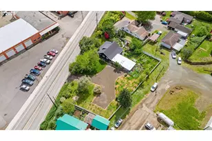 1296 W Central Blvd, Coquille, OR 97423 - Photo 4