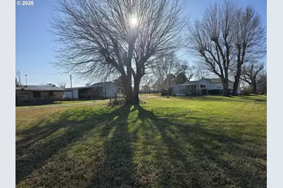 32215 Baxter Rd, Hermiston, OR 97838 - Photo 1
