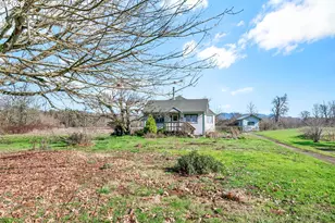 1125 E Beacon Dr, Eugene, OR 97404 - Photo 20