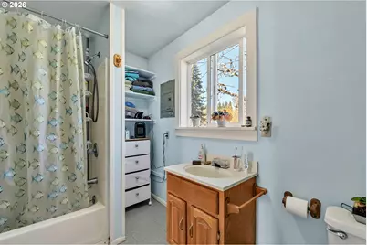 1125 E Beacon Dr, Eugene, OR 97404 - Photo 30