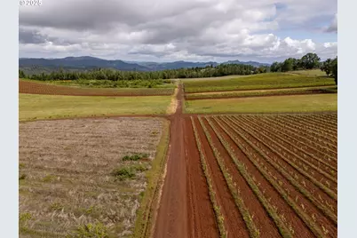 1066 Red Hill Rd, Oakland, OR 97462 - Photo 26