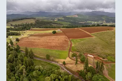 1066 Red Hill Rd, Oakland, OR 97462 - Photo 14