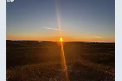 337 16th Ave, Seaside, OR 97138 - Photo 40