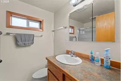 337 16th Ave, Seaside, OR 97138 - Photo 18