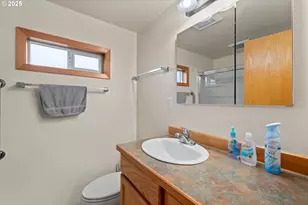 337 16th Ave, Seaside, OR 97138 - Photo 18