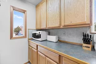 337 16th Ave, Seaside, OR 97138 - Photo 14