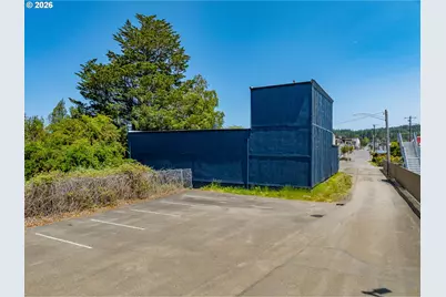 203 N Birch St, Coquille, OR 97423 - Photo 26