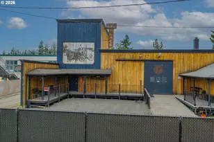 203 N Birch St, Coquille, OR 97423 - Photo 2
