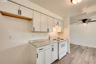 2021 35th Ave, Longview, WA 98632 - Photo 8