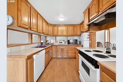 389 SE Palmblad Dr, Gresham, OR 97080 - Photo 8