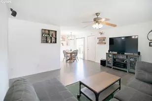 535 Diane St, Castle Rock, WA 98611 - Photo 6