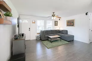 535 Diane St, Castle Rock, WA 98611 - Photo 2