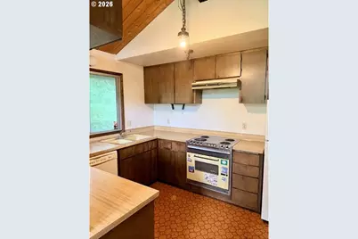 32424 Camas Swale Rd, Creswell, OR 97426 - Photo 4
