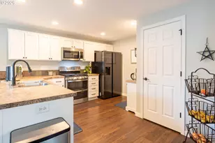 306 E 16th Pl, La Center, WA 98629 - Photo 12