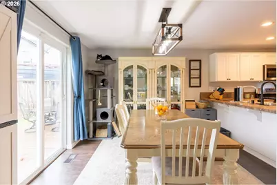 306 E 16th Pl, La Center, WA 98629 - Photo 16