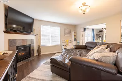 306 E 16th Pl, La Center, WA 98629 - Photo 6