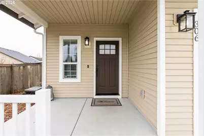 306 E 16th Pl, La Center, WA 98629 - Photo 2