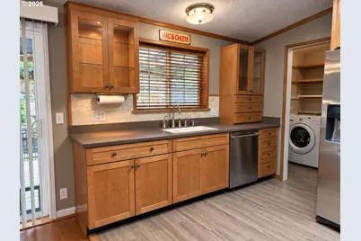 242 Canyon View Dr, Lafayette, OR 97127 - Photo 8
