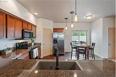 10909 NE 8th Cir, Vancouver, WA 98664 - Photo 10