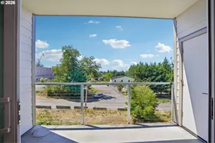 9025 NE Hoyt St, Portland, OR 97220 - Photo 6