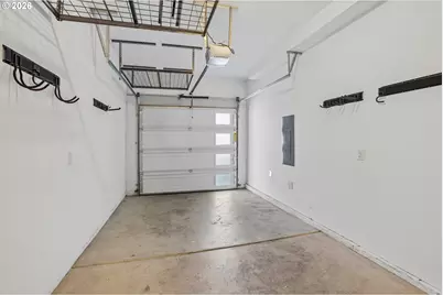 9025 NE Hoyt St, Portland, OR 97220 - Photo 28