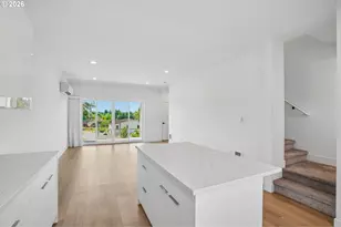 9025 NE Hoyt St, Portland, OR 97220 - Photo 16