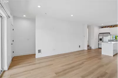 9025 NE Hoyt St, Portland, OR 97220 - Photo 10