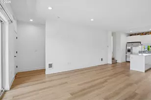 9025 NE Hoyt St, Portland, OR 97220 - Photo 10