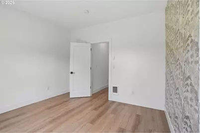9025 NE Hoyt St, Portland, OR 97220 - Photo 18