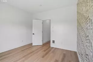 9025 NE Hoyt St, Portland, OR 97220 - Photo 18