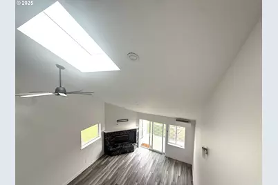 281 N Hayden Bay Dr, Portland, OR 97217 - Photo 4