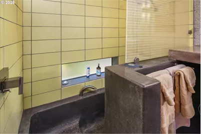 49348 McKenzie Hwy, Vida, OR 97488 - Photo 32