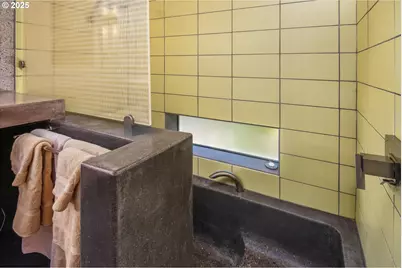 49348 McKenzie Hwy, Vida, OR 97488 - Photo 34