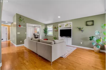 1634 SW Spring Garden St, Portland, OR 97219 - Photo 4
