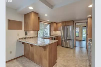 2328 NE 156th Pl, Portland, OR 97230 - Photo 14