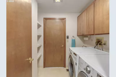 2328 NE 156th Pl, Portland, OR 97230 - Photo 32