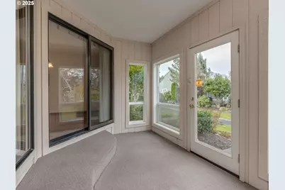 2328 NE 156th Pl, Portland, OR 97230 - Photo 12