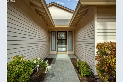 2328 NE 156th Pl, Portland, OR 97230 - Photo 4