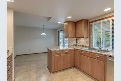 2328 NE 156th Pl, Portland, OR 97230 - Photo 18