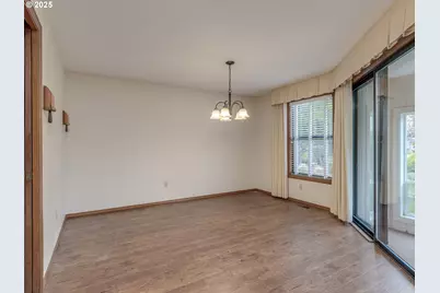 2328 NE 156th Pl, Portland, OR 97230 - Photo 12