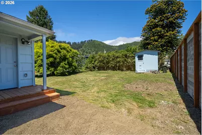 210 Acacia Ave, Garibaldi, OR 97118 - Photo 32