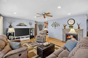 10690 SW Fairhaven St, Portland, OR 97223 - Photo 6